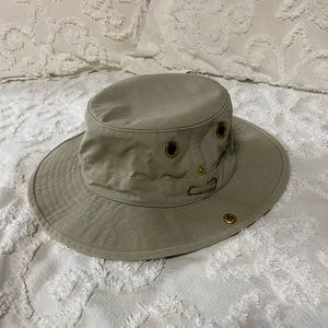 Tilley Endurables Hat. Khaki w/olive green under brim. Size 7 5/8. UPF 50+